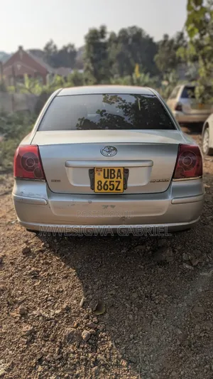 Toyota Avensis 2006 Ivory