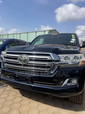 Toyota Land Cruiser 4.6 V8 ZX 2018 Blue