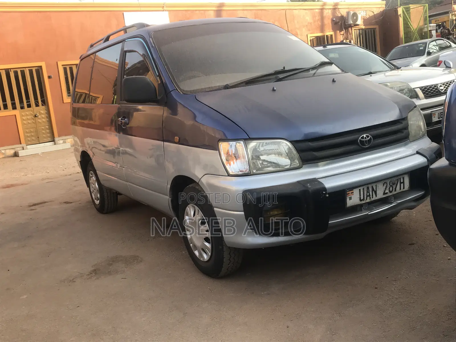 Toyota TownAce Noah 2000 Blue