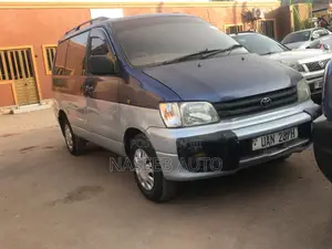 Toyota TownAce Noah 2000 Blue