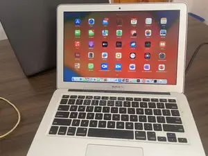 Laptop Apple MacBook Air 4GB Intel Core i5 HDD 128GB