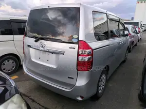 Toyota Noah 2.0 143hp YY FWD (5 Seater) 2013 Silver