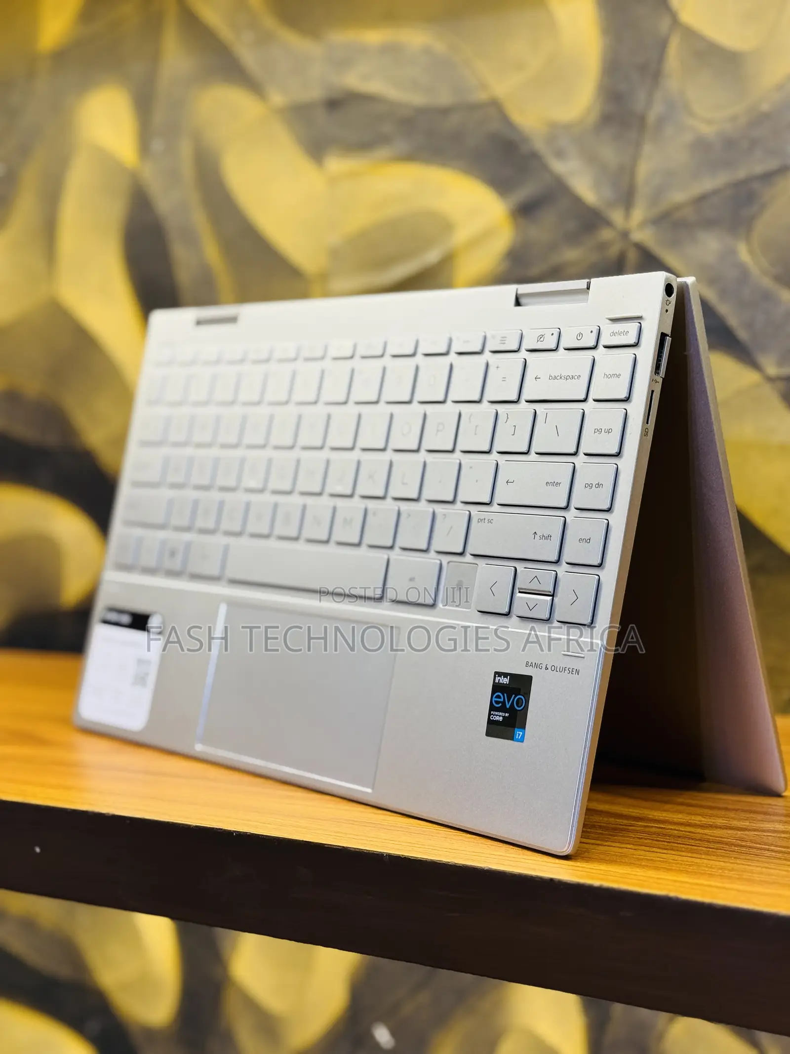New Laptop HP Envy X360 8GB Intel Core i7 SSD 512GB