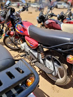 Bajaj CT 125X 2022 Red