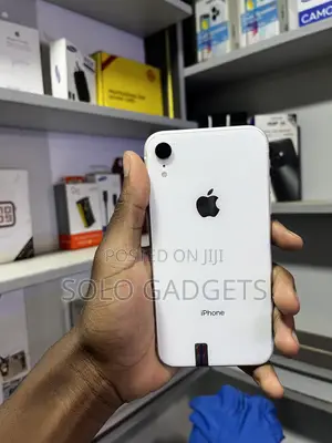 Apple iPhone XR 64 GB White