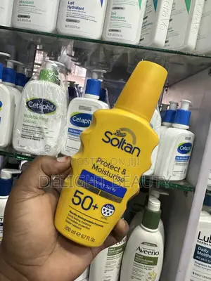 Boots Soltan Protect Moisturise Suncare Spray