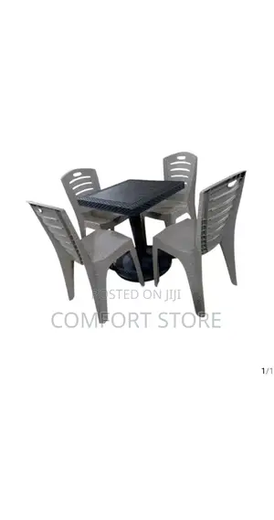 4 Seat Dinning Set With Black Table