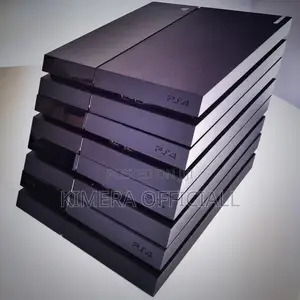 Playstation 4 Chipped Console With Two Controllers Games