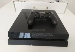 Playstation 4 Standard With 2 Pads and Games Installed