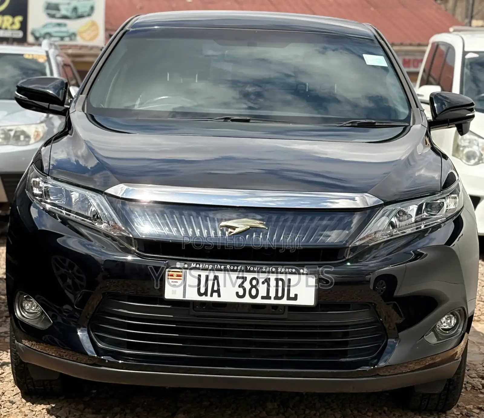 Toyota Harrier 2.0 2017 Black