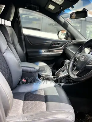 Toyota Harrier 2.0 2017 Black