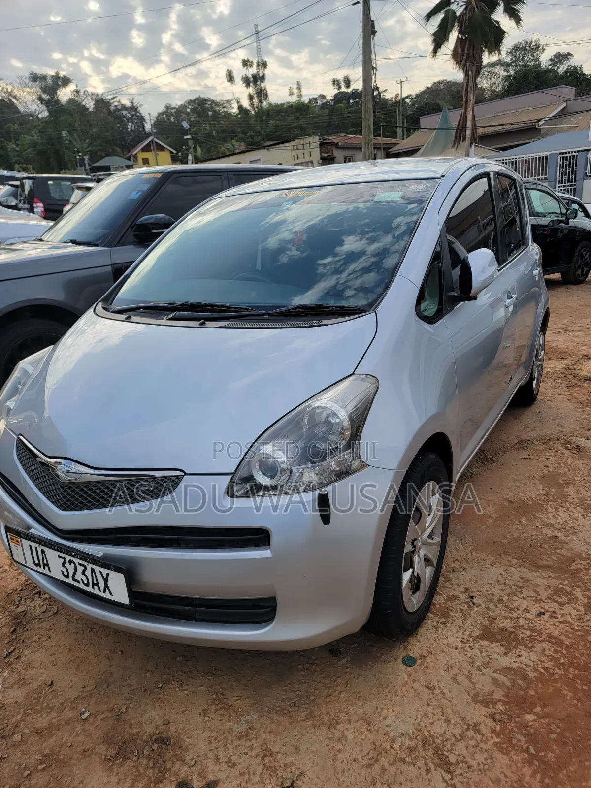 Toyota Ractis 2010 Silver
