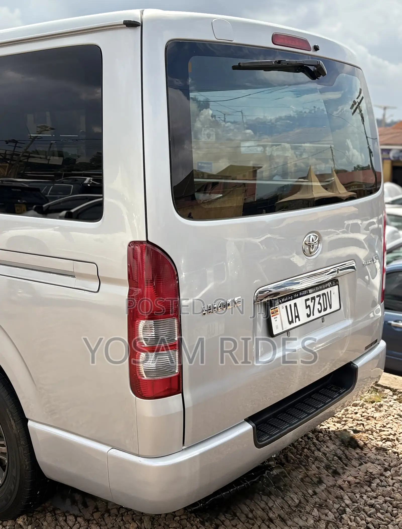 Toyota HiAce 2012 Silver