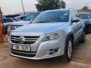 Volkswagen Tiguan 2010 Silver