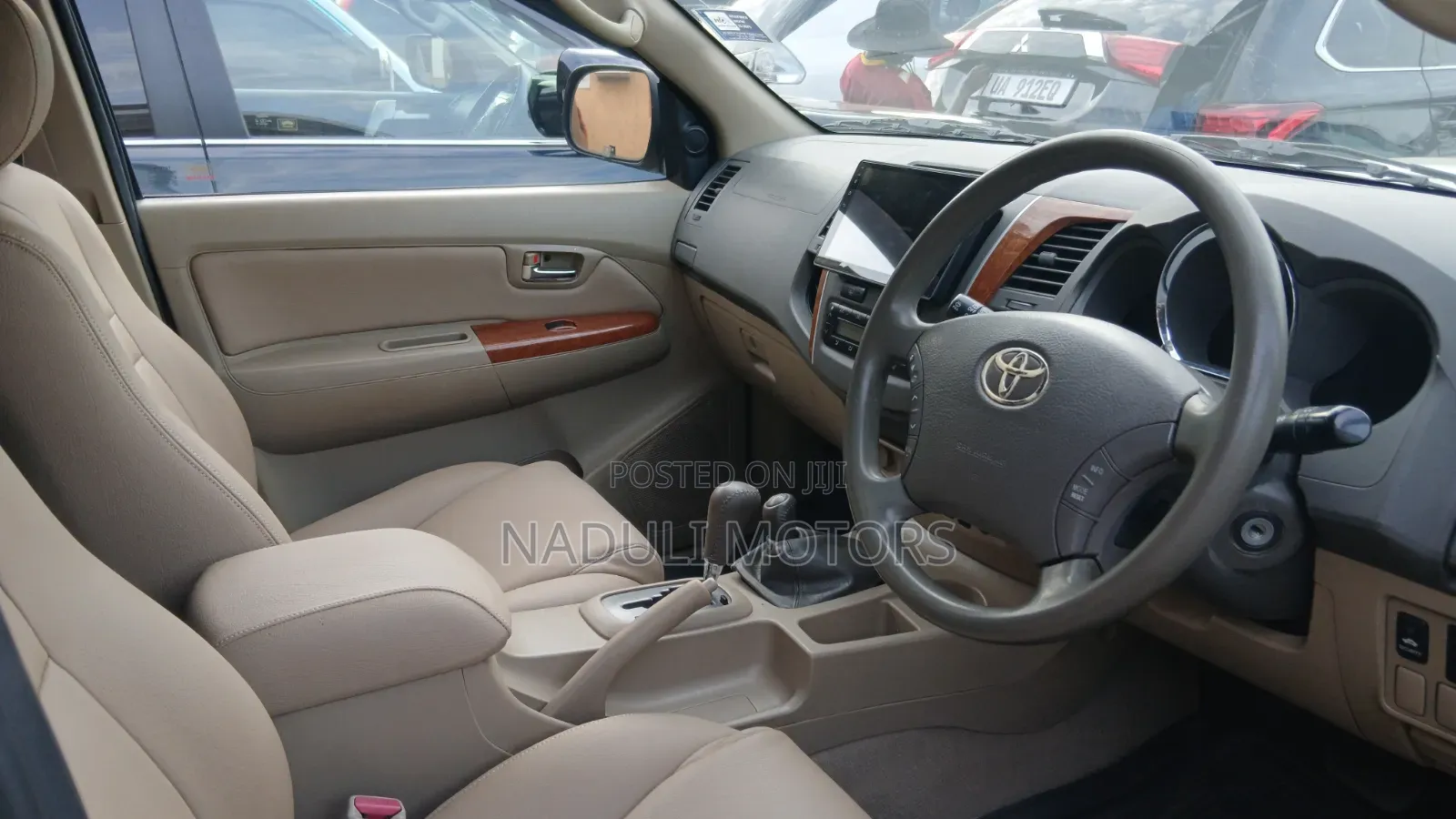 Toyota Fortuner 2011 Silver