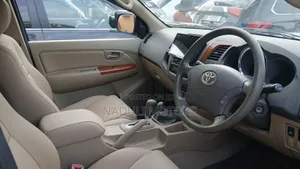 Toyota Fortuner 2011 Silver
