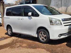 Toyota Noah 2009 White