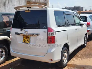 Toyota Noah 2009 White