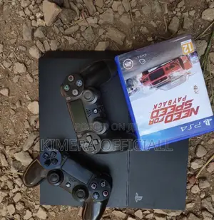 Chipped Ps4 Standard, 2 Controllers, 12+ Games Included