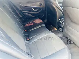 Mercedes-Benz E200 2016 Silver