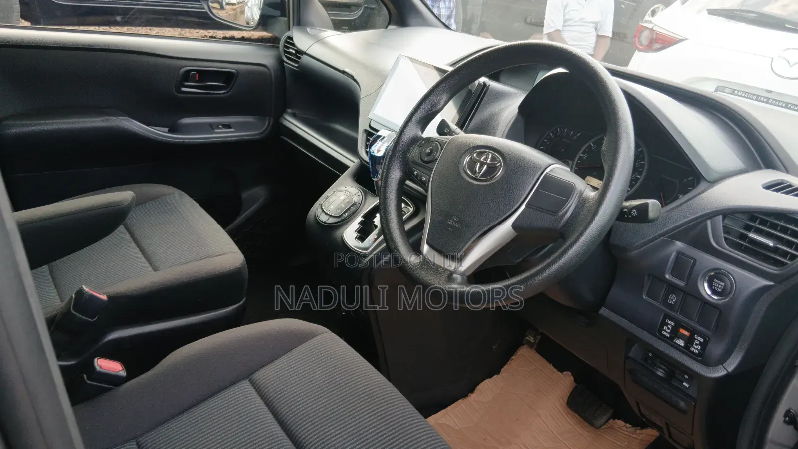 Toyota Noah 2015 Gray