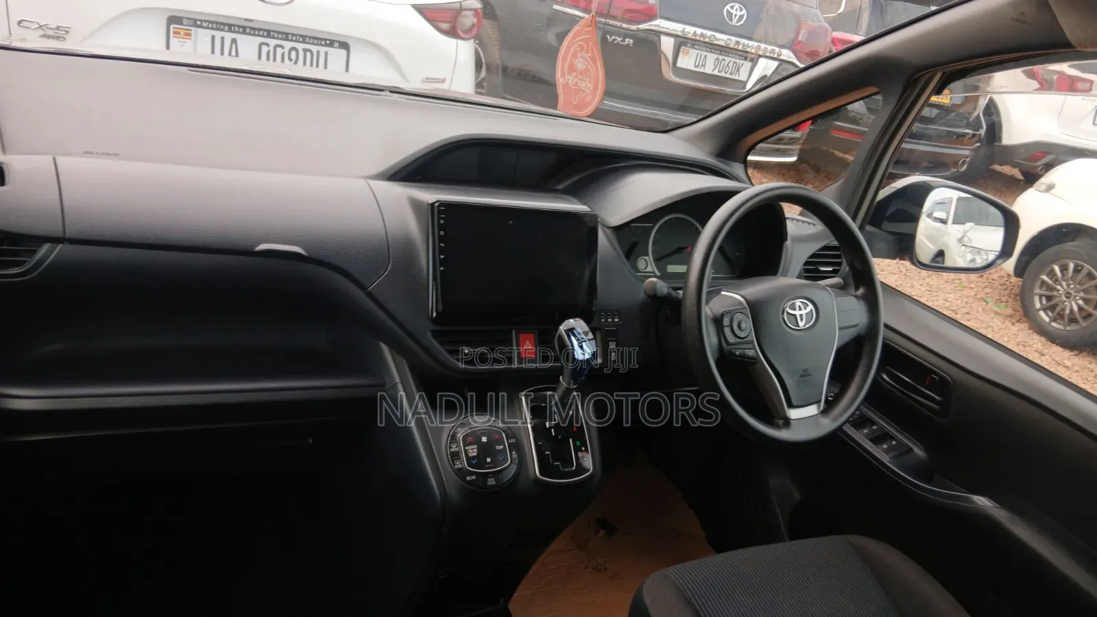Toyota Noah 2015 Gray