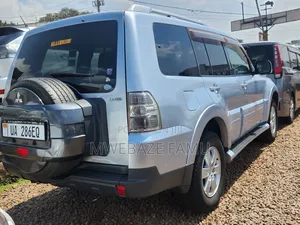 Mitsubishi Pajero 2010