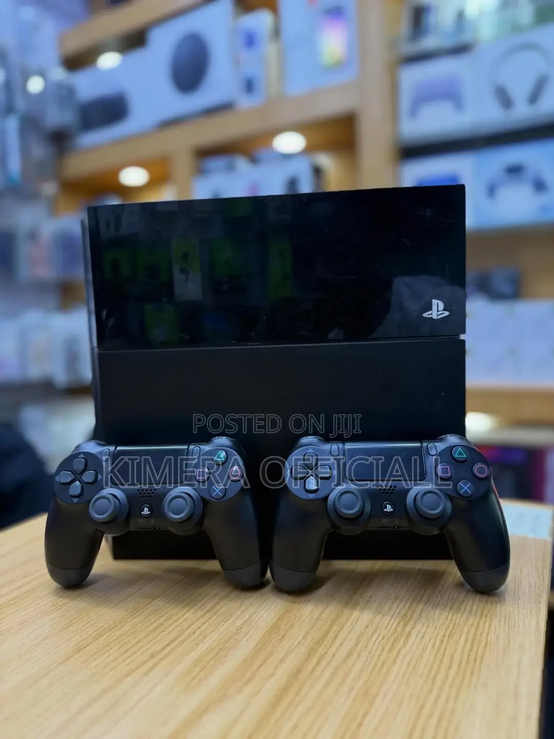 Ps4 Standard Chipped, 2 Pads, Ready for Endless Gaming