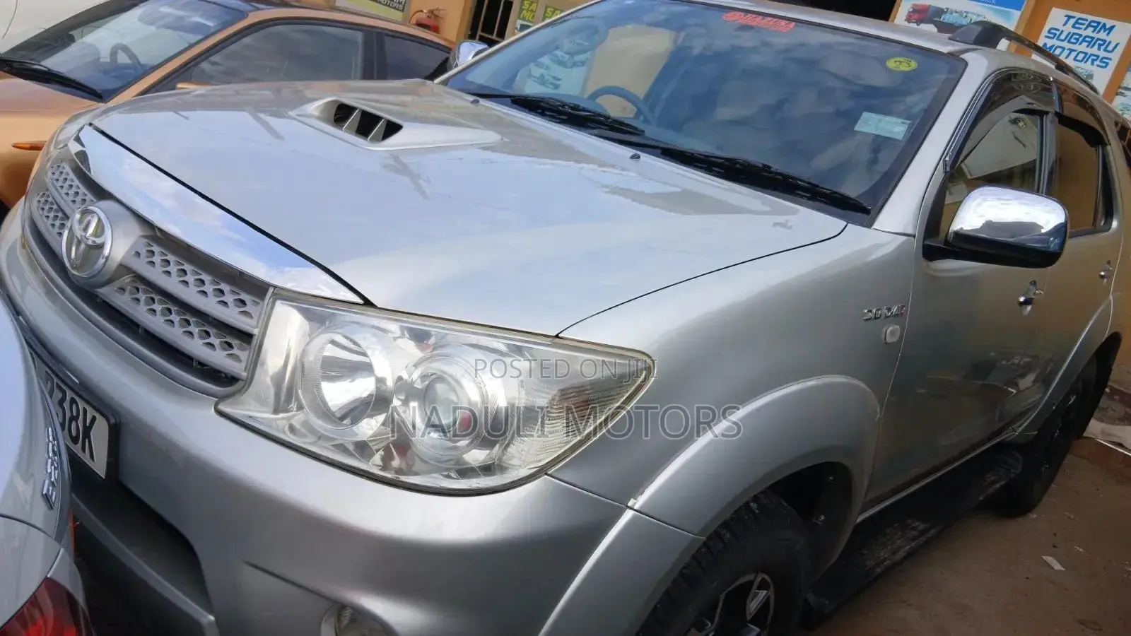 Toyota Fortuner 2011 Silver
