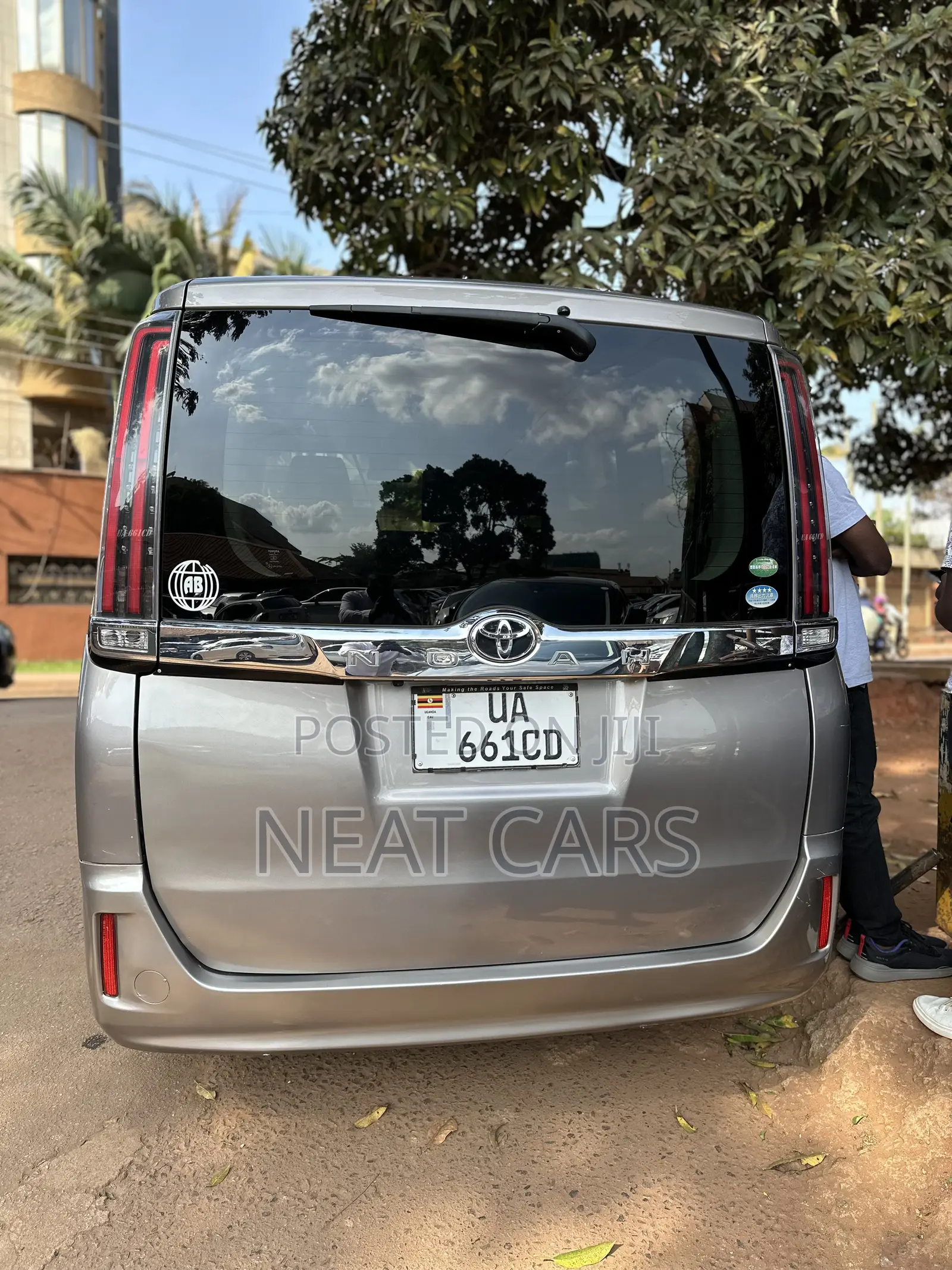 Toyota Noah 2016 Silver
