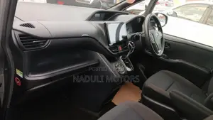 Toyota Noah 2015 Gray