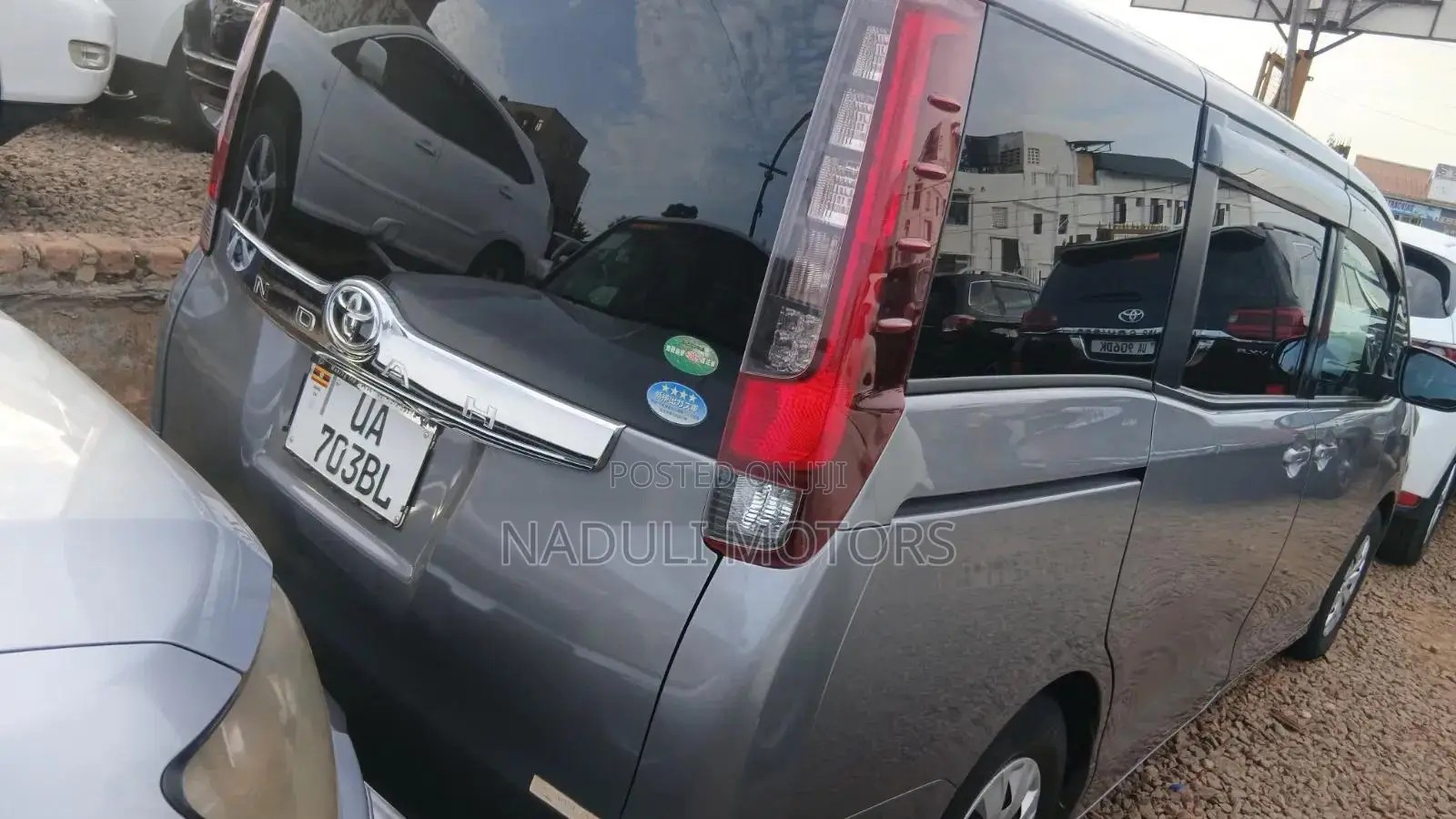 Toyota Noah 2015 Gray