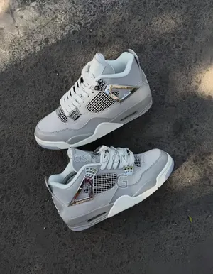 Nike Air Jordan 4 Retro "Frozen Moments",