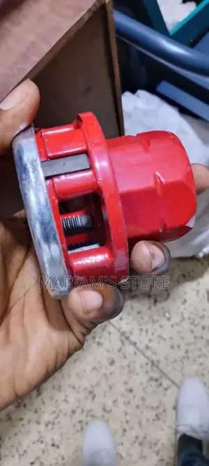 Ratchet Pipe Threader Die Head Used To Create Threads On Metal Pipes.