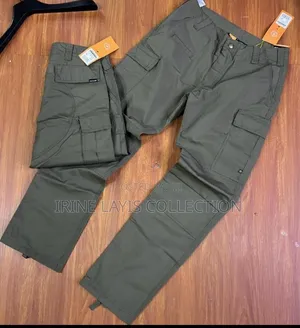 Men's Cargo Pants With Multiple Pockets.