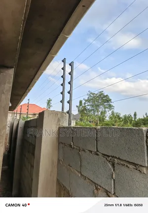 Electric Fence Installation With 7 Lines. Kiwenda