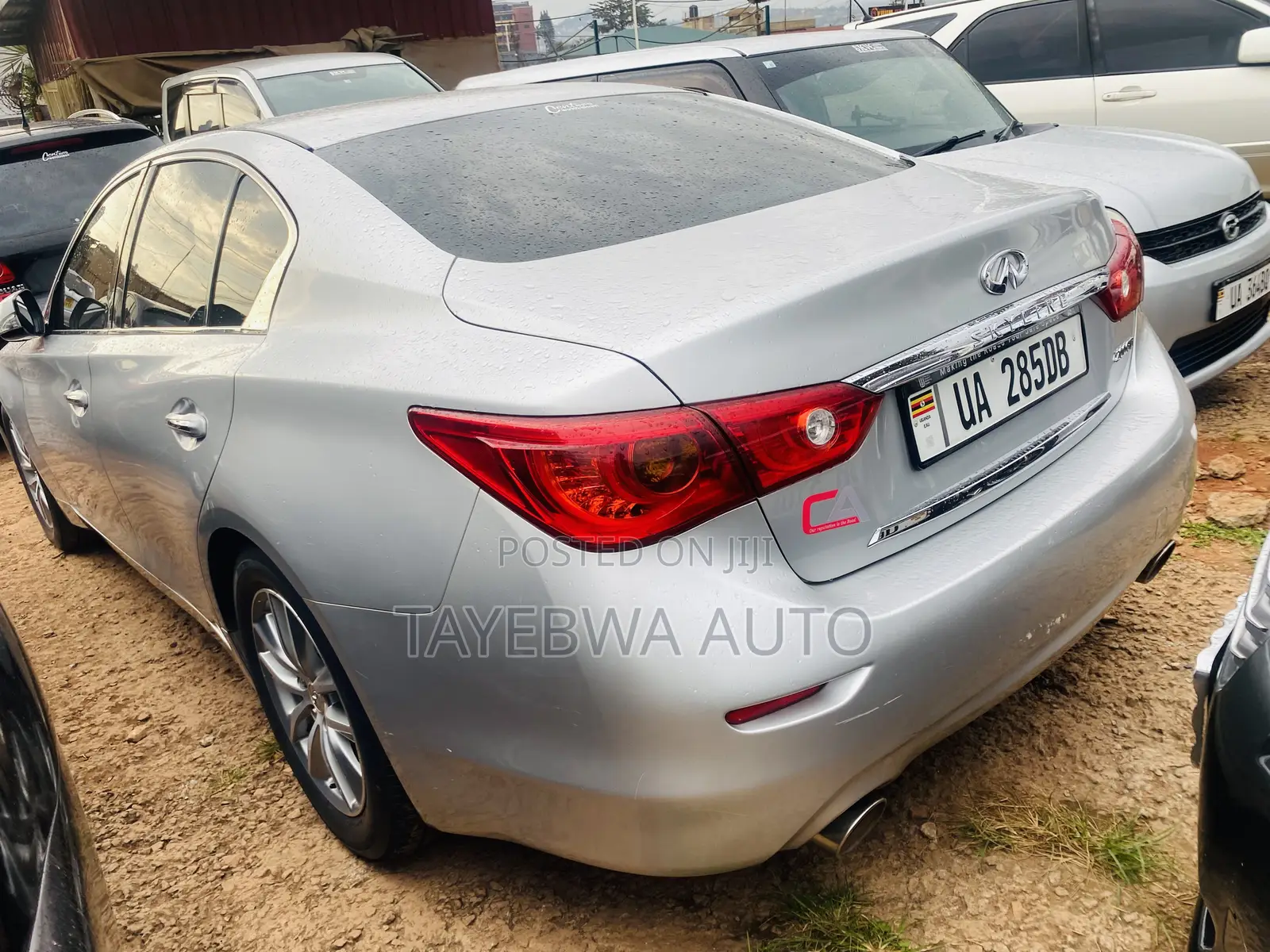 Nissan Skyline 2012 Silver