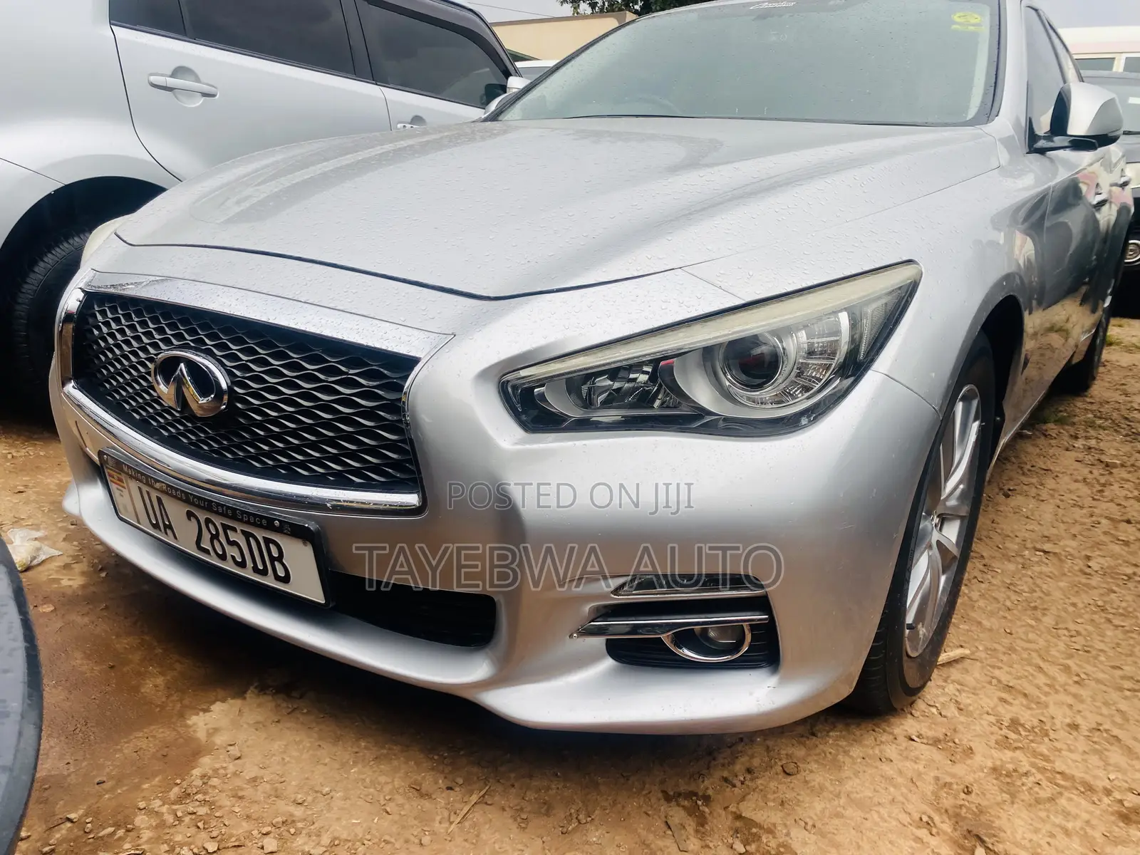 Nissan Skyline 2012 Silver