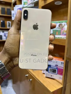 Apple iPhone X 64 GB White