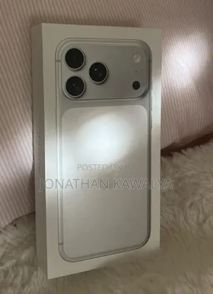 New Apple iPhone 17 Pro Max 256 GB Gold