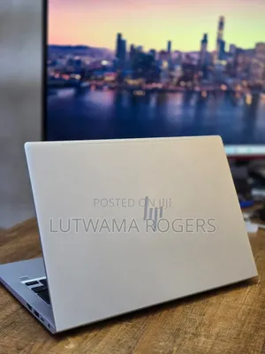Laptop HP EliteBook 640 G10 8GB Intel Core i7 SSD 256GB