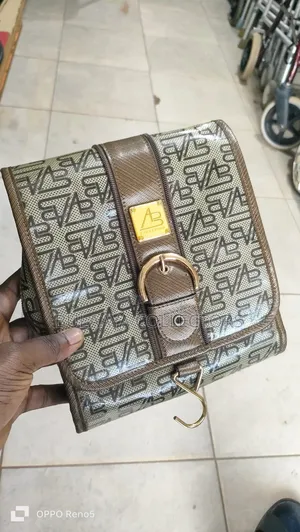 Uk Used Hanging Travel Toiletry Bag.