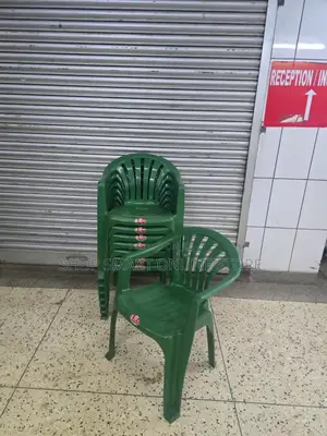 Usual Plastic Chairs Plastic Chairs
