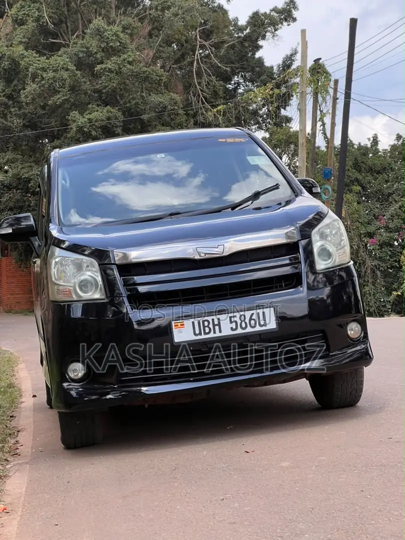 Toyota Noah 2009 Black