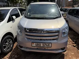 Toyota Noah 2009 Silver
