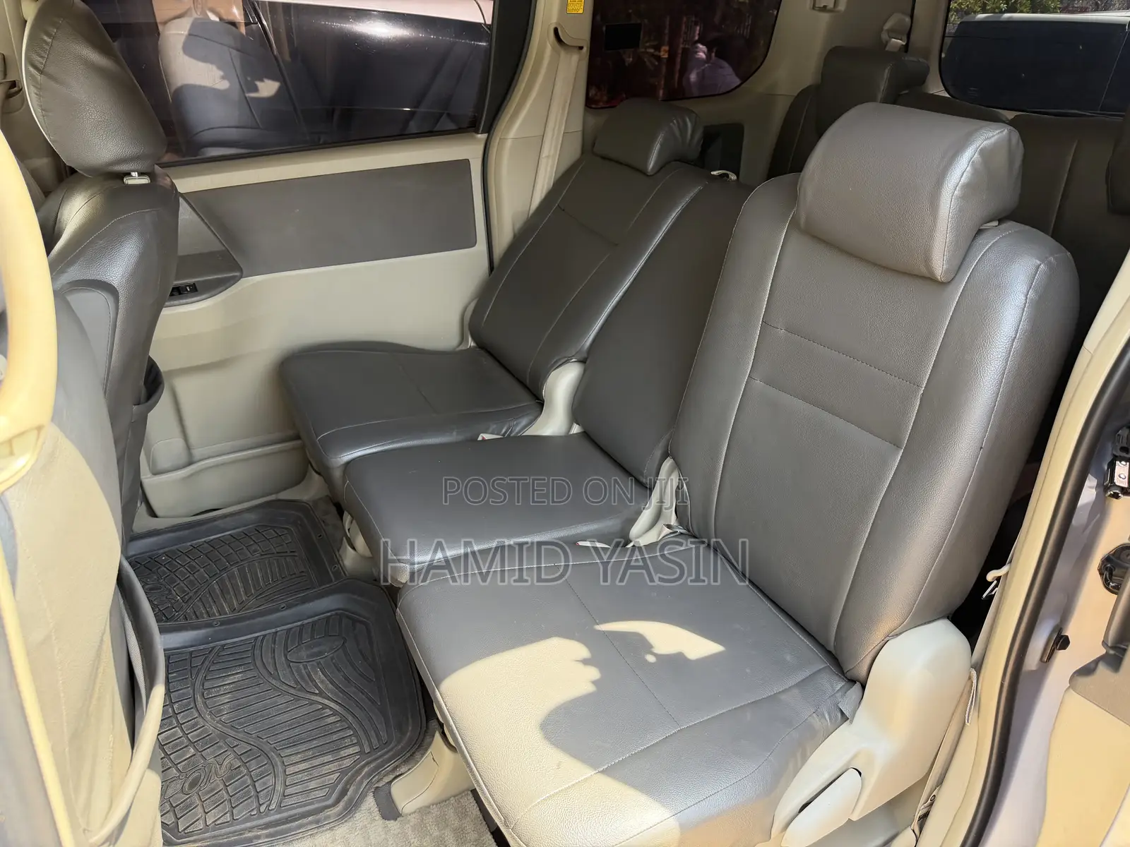 Toyota Noah 2009 Silver
