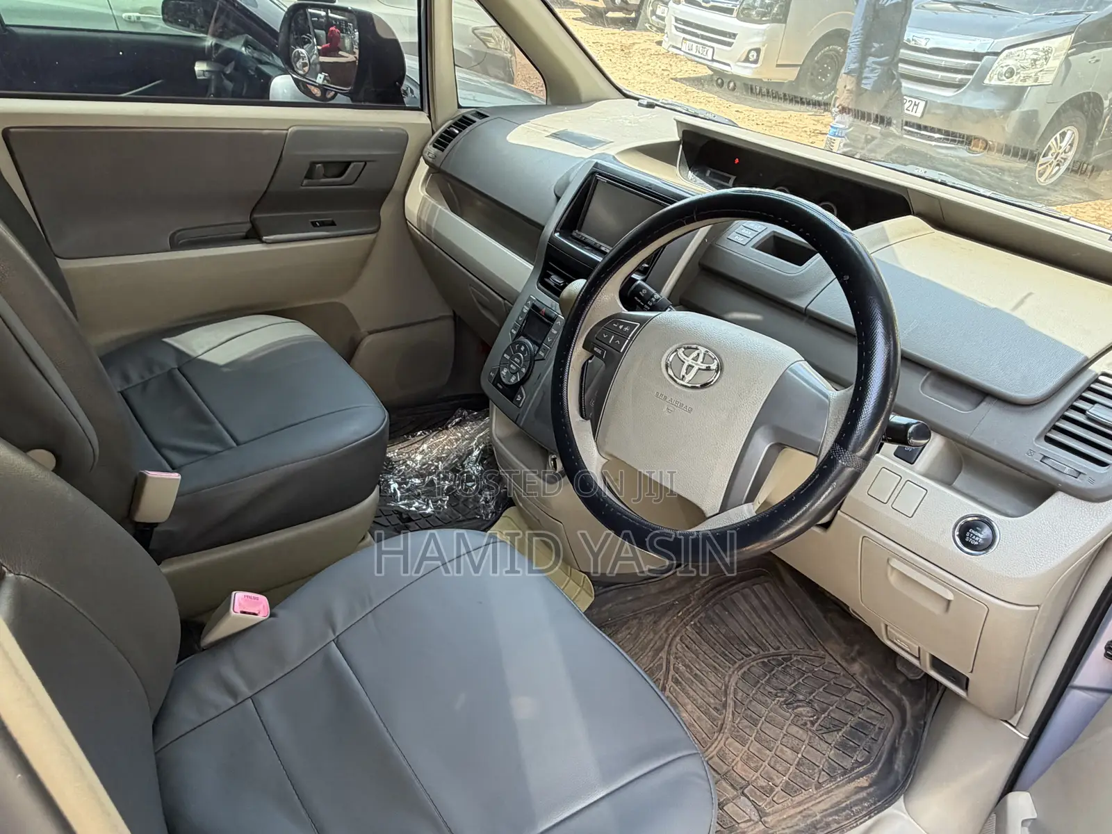 Toyota Noah 2009 Silver