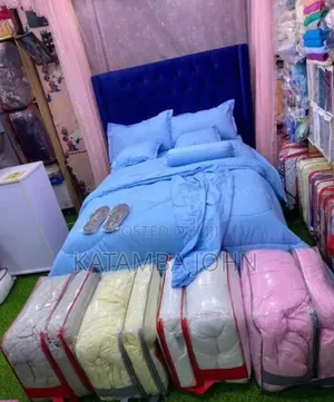 10 Peace Bed Cover
