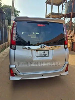 Toyota Noah 2016 Silver