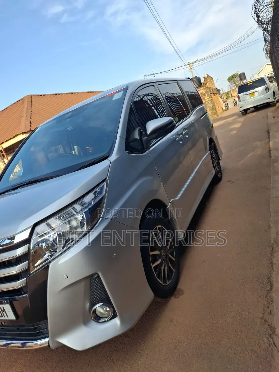 Toyota Noah 2016 Silver